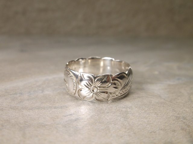 Gorgeous Sterling Silver Band Ring 8 Ornate (1 of 1)