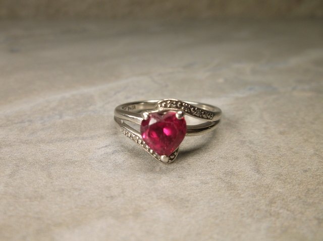 Gorgeous Sterling Genuine Diamond Ruby Ring 7 (1 of 1)