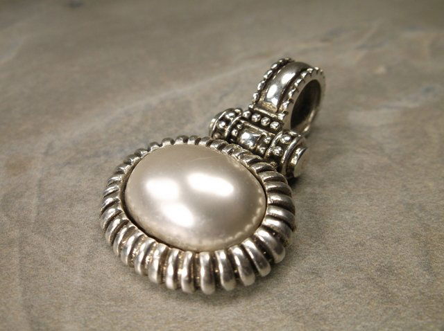 Gorgeous Sterling Silver MOP Pendant (1 of 1)