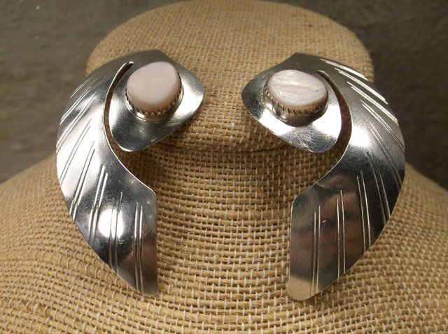 Beautiful Huge Navajo Sterling MOP Earrings P (1 of 2)