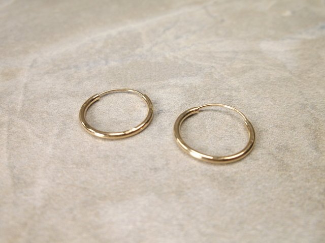 Gorgeous 14kt Gold Hoop Earrings Small (1 of 1)