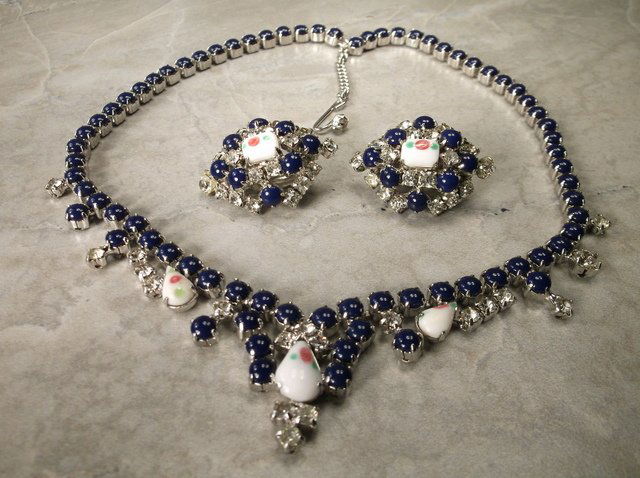 Stunning Antique Rhinestone Necklace Earrings Set (1 of 3)