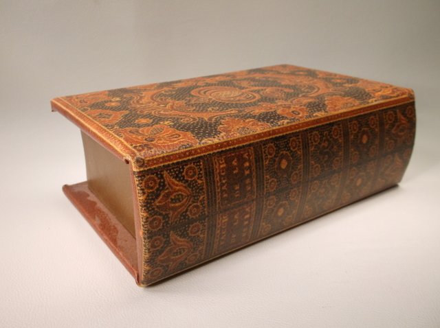 Gorgeous Leather Book Box (1 of 3)