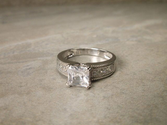 Gorgeous Sterling Silver Engagement Ring 8 (1 of 1)
