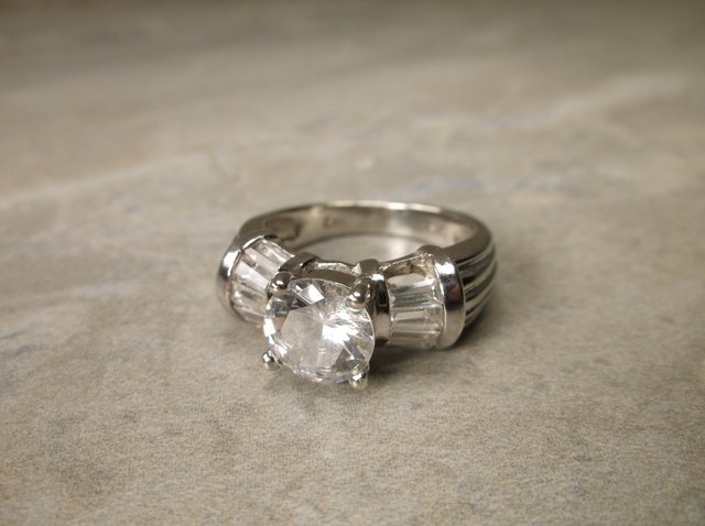 Gorgeous Sterling Silver Engagement Ring 7 (1 of 1)