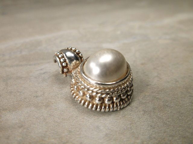 Gorgeous Sterling Silver MOP Pendant (1 of 1)