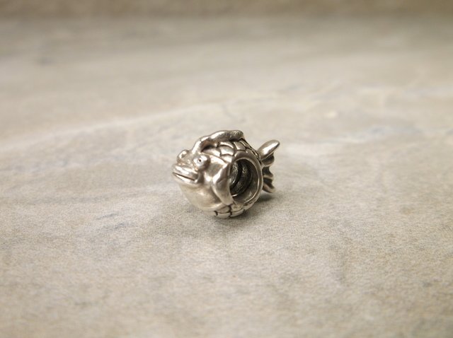 Gorg Genuine Pandora Sterling Fish Charm (1 of 2)