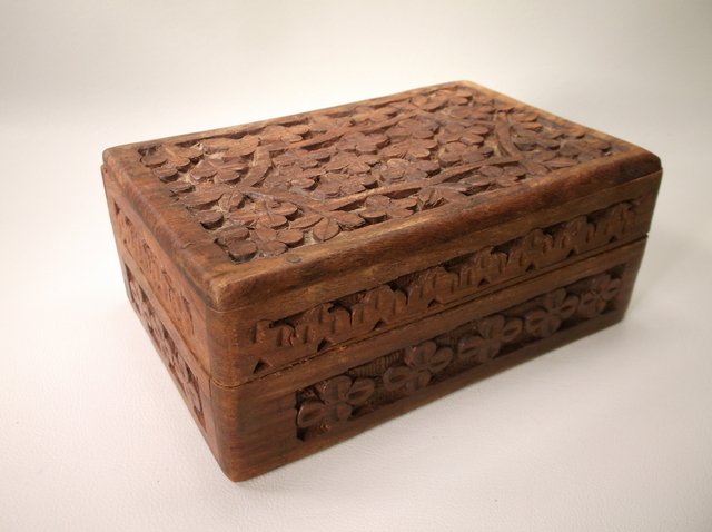 Gorgeous Carved Wood Shamrock Box (1 of 3)