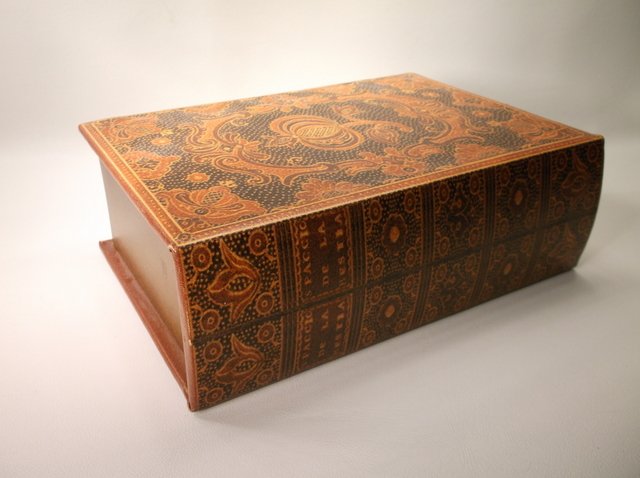 Gorgeous Large Leather Book Box (1 of 4)
