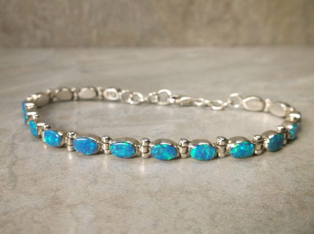 Stunning Navajo Sterling Fire Opal Bracelet CW (1 of 4)