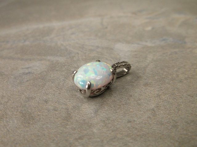 Stunning Sterling Genuine 5 Diamond Opal Pendant (1 of 1)
