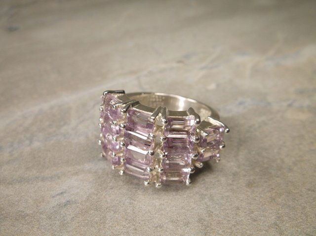 Gorgeous Sterling Genuine Amethyst Ring 6.5 (1 of 2)