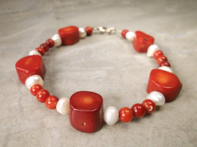 Stunning Genuine Red Coral Pearl Bracelet (1 of 1)