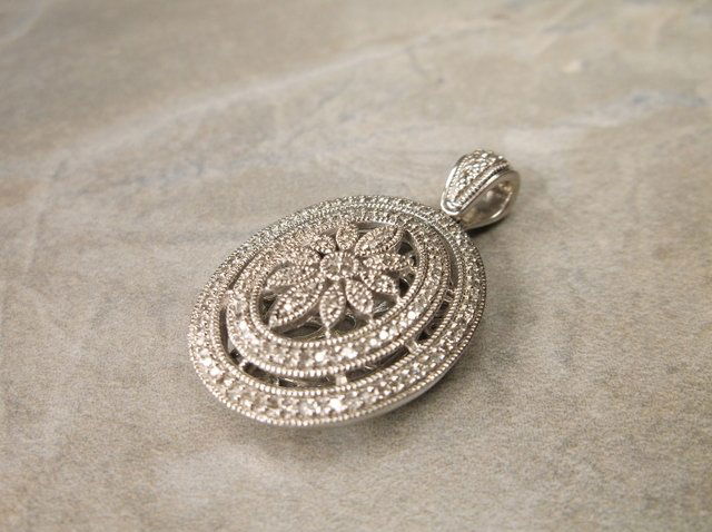 Stunning Sterling 80+ Genuine Diamond Pendant (1 of 2)