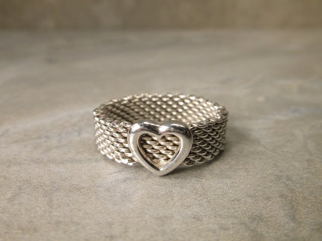 Stunning Sterling Tiffany & Co. Mesh Ring 8 (1 of 2)