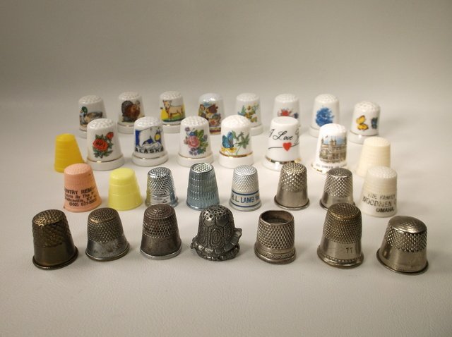32 Antique Vint Mod Sewing Thimble Lot Sterling More: great lot of 32 Sewing Thimbles, some antique, some vintage, some modern. Contains a sterling silver antique thimble as shown