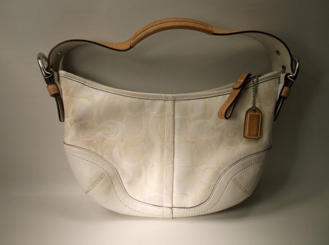 Beautiful Coach Handbag Purse (1 of 3)