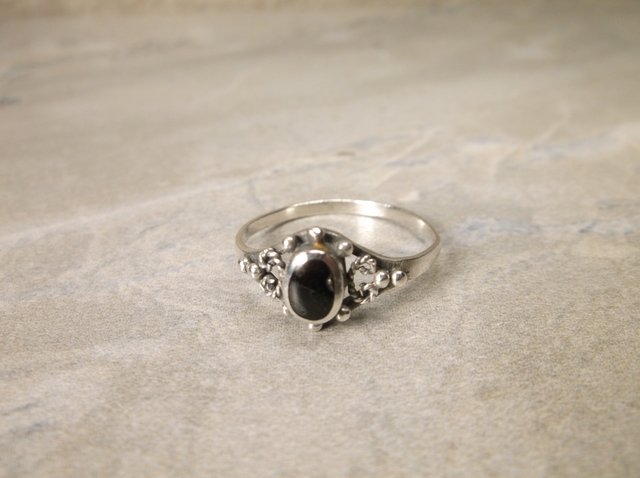 Gorgeous Sterling Silver Onyx Ring 8 (1 of 1)