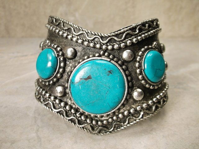 Stunning Huge Southwestern Cuff Bracelet (1 of 4)