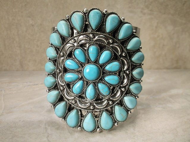 Stunning Huge Southwestern Cuff Bracelet (1 of 4)