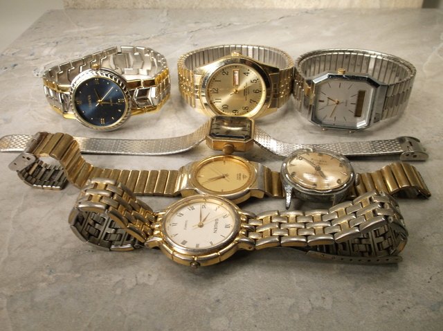 Mens Wristwatch Lot Bulova Seiko Gruen More: you get all, some were tested and work, others did not have the right size battery so not sure if they are working