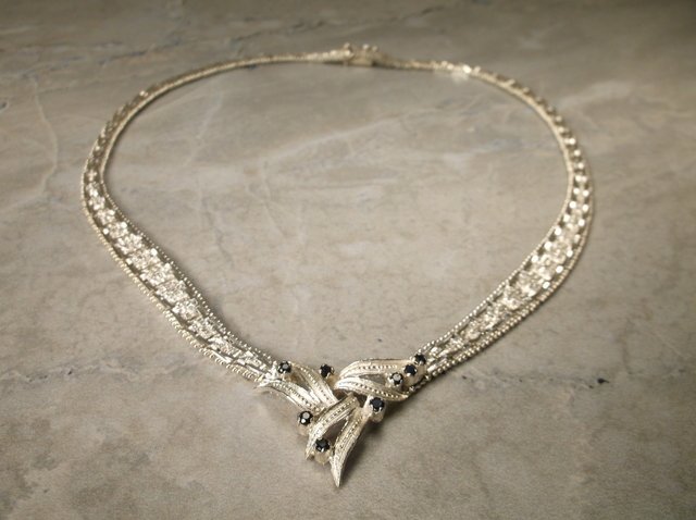 Stunning Sterling Silver Thick Sapphire Necklace 18" (1 of 3)