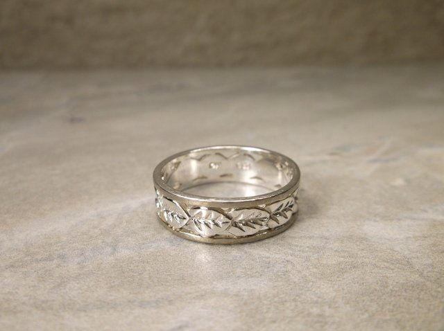 Gorgeous Sterling Silver Band Ring 7.5 (1 of 1)