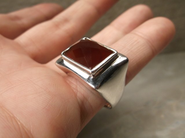 Gorgeous Huge Sterling Silver Amber Ring 9 (1 of 2)