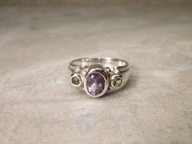 Gorgeous Sterling Amethyst Peridot Ring 5.5 (1 of 1)