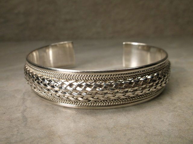 Stunning Heavy Sterling Silver Cuff Bracelet (1 of 3)