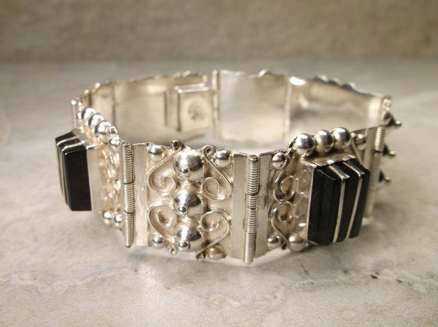 1940s Taxco Sterling Onyx Panel Bracelet EDR (1 of 5)