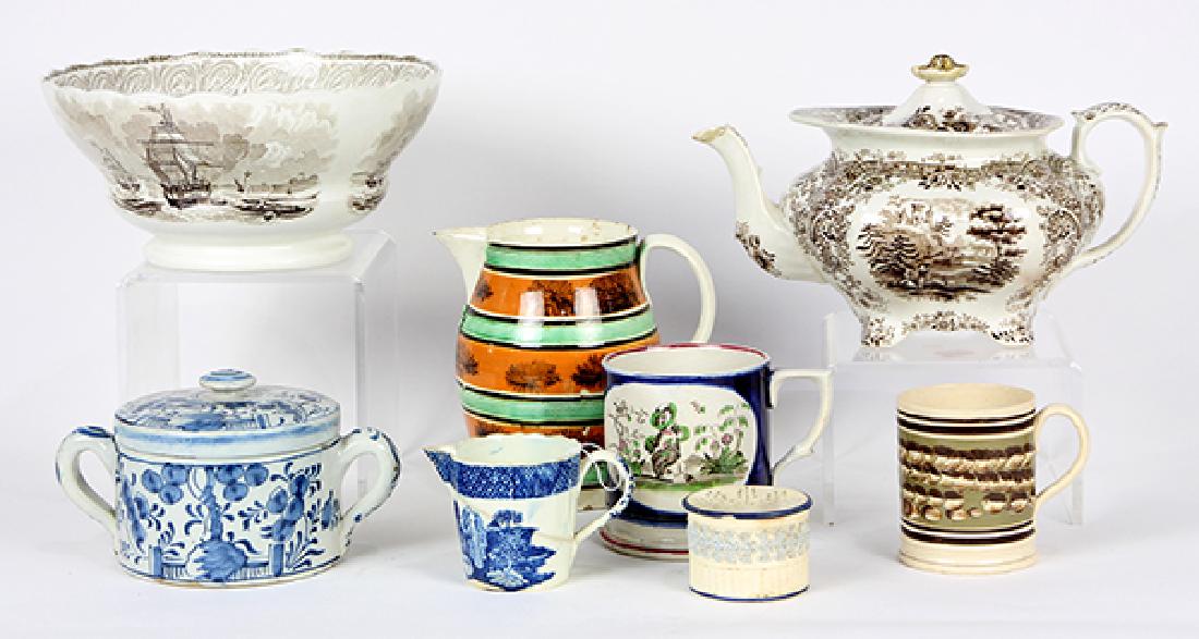 (lot of 8) Collection of tableware, including a frog (1 of 8)