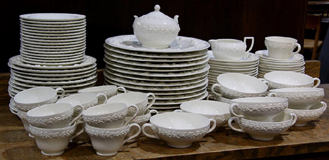 (lot of approximately 100) Wedgwood Queens Ware table (1 of 4)