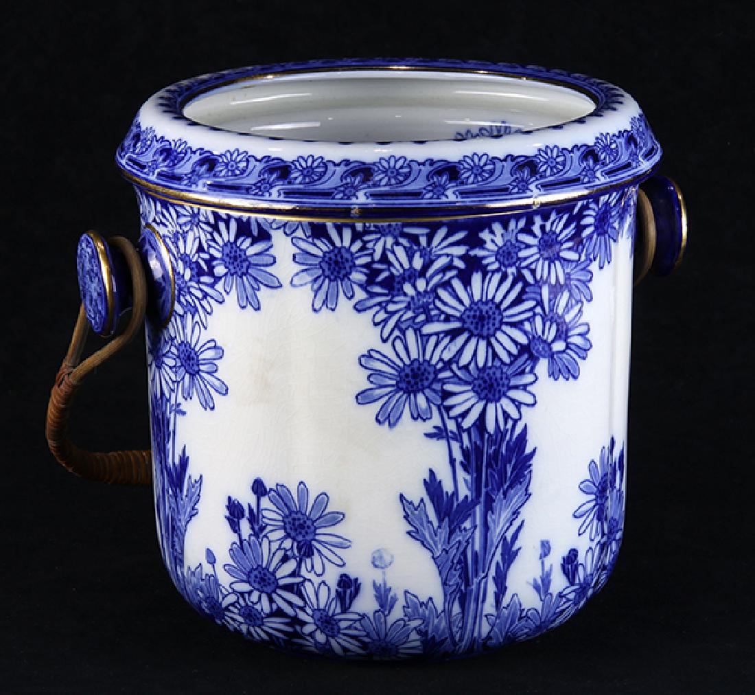 Royal Doulton "Daisy" flow blue porcelain waste bowl (1 of 9)