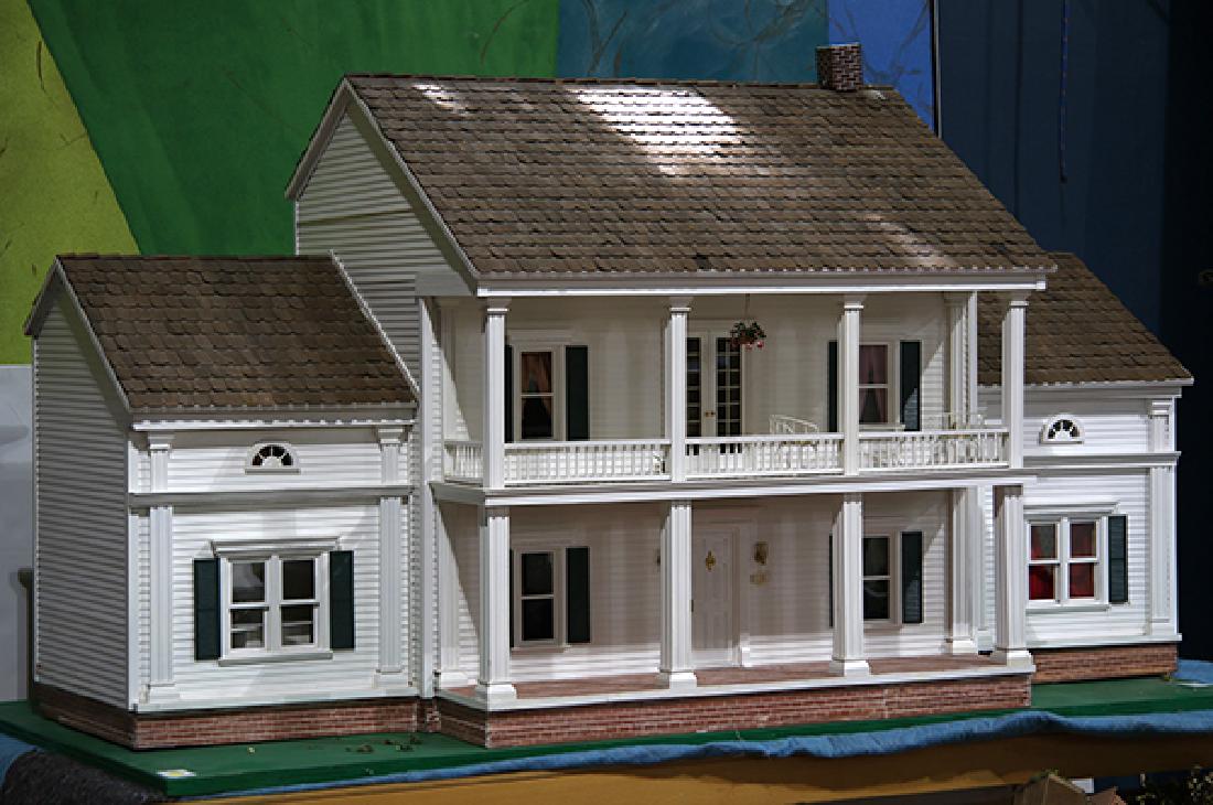 Doll house, large custom built (1 of 3)