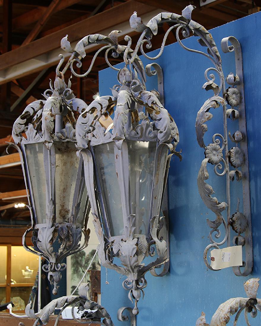 (lot of 4) Rococo style light blue painted wall (1 of 3)