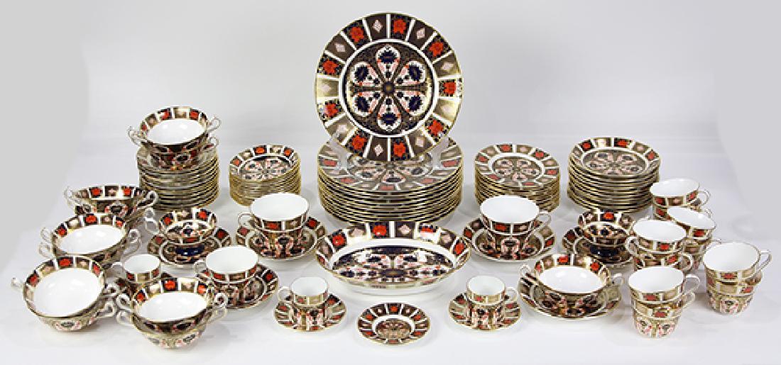 (lot of 100)  Royal Crown Derby "Old Imari" table (1 of 4)