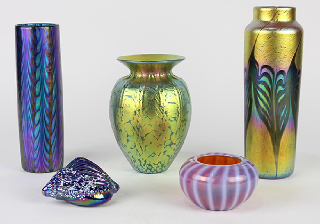 (lot of 5) Lundberg Studios vase group, each having an (1 of 7)