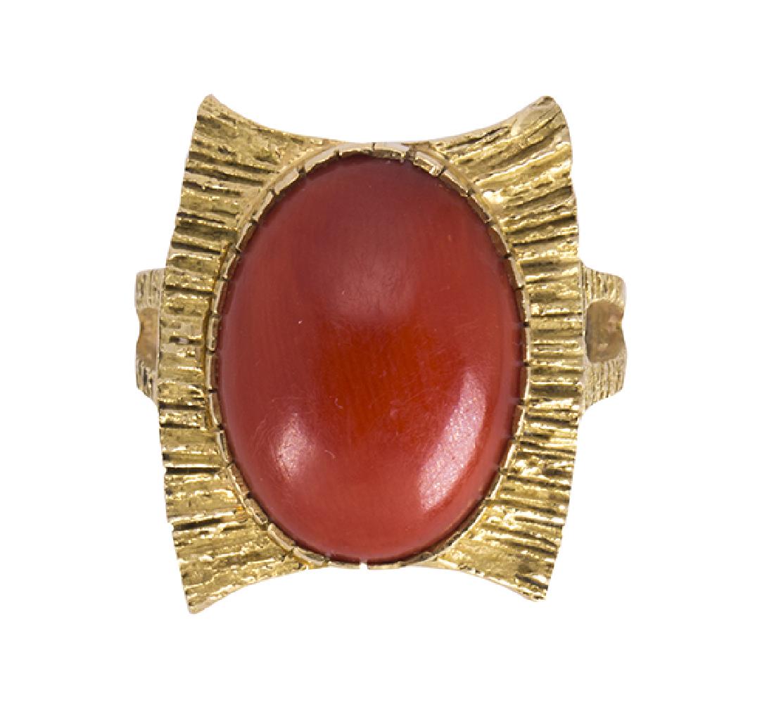Coral and 18k yellow gold ring (1 of 4)