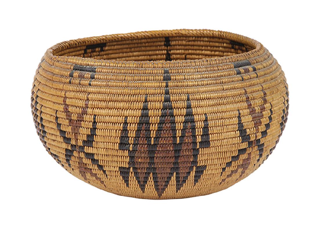 Native American Washoe basket (1 of 4)