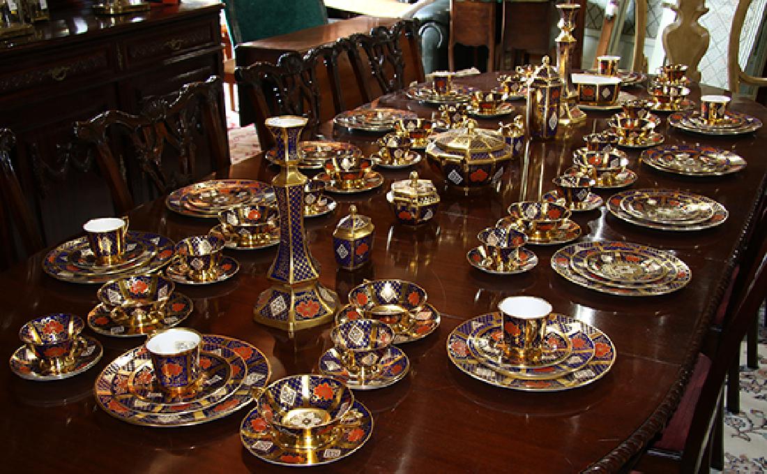 (lot of 99) English Caverswall porcelain table service (1 of 4)