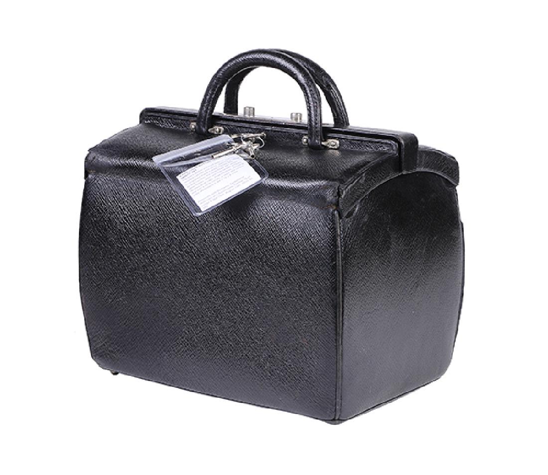 Louis Vuitton traveling vanity set, the black leather (1 of 5)