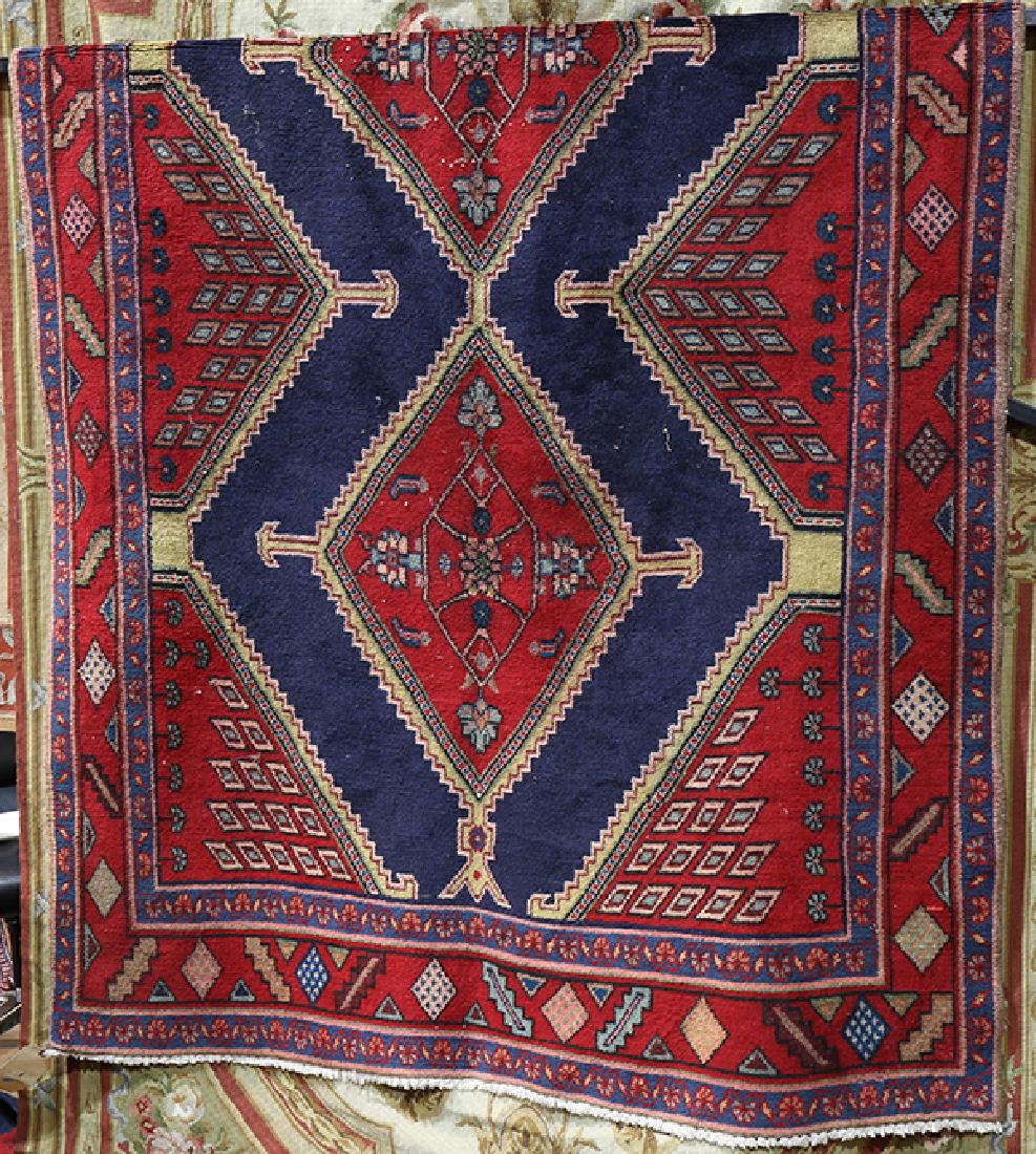 Persian Hamadan carpet, 9'7" x 4'10": Persian Hamadan carpet, 9'7" x 4'10"