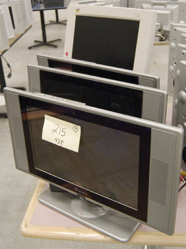 Cyber Home flat-panel LCD 17" wide-screen televi: Three Cyber Home flat-panel LCD 17" wide-screen televisions, with power supplies, together with a ViewSonic ViewPanel VA800 flat-panel LCD 17" monitor, with power supply BANKRUPTCY AUCTION: Must leave
