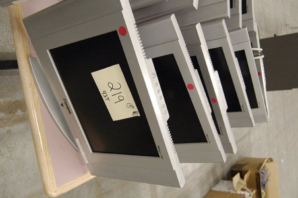 Cyber Home flat-panel LCD 17" televisions TV: Six Cyber Home Flatique 150 flat-panel LCD 15" monitors, some with cables BANKRUPTCY AUCTION: Must leave $300 deposit in order to bid on any lot. Please call 888/339-7600 with deposit. Payment and Pic