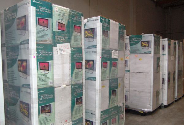 Lot of 5 pallets of store return LCD televisions: Lot of 5 pallets of store return LCD televisions, approximately 24 units per pallet BANKRUPTCY AUCTION: Must leave $300 deposit in order to bid on any lot. Please call 888/339-7600 with deposit. Payme