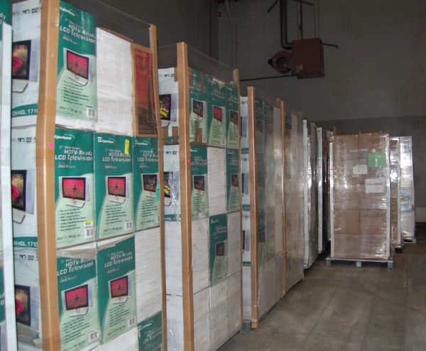 Lot of 11 pallets of store return LCD televisions: Lot of 11+ pallets of store return LCD televisions, approximately 24 units per pallet BANKRUPTCY AUCTION: Must leave $300 deposit in order to bid on any lot. Please call 888/339-7600 with deposit. Pay
