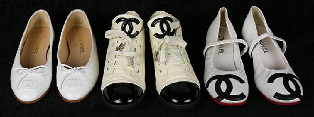 Three pairs of Chanel flats, consisting of a pair of (1 of 7)
