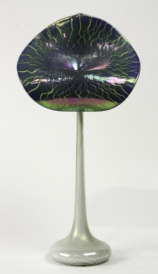 Stuart Ableman art glass vase, having a (1 of 3)