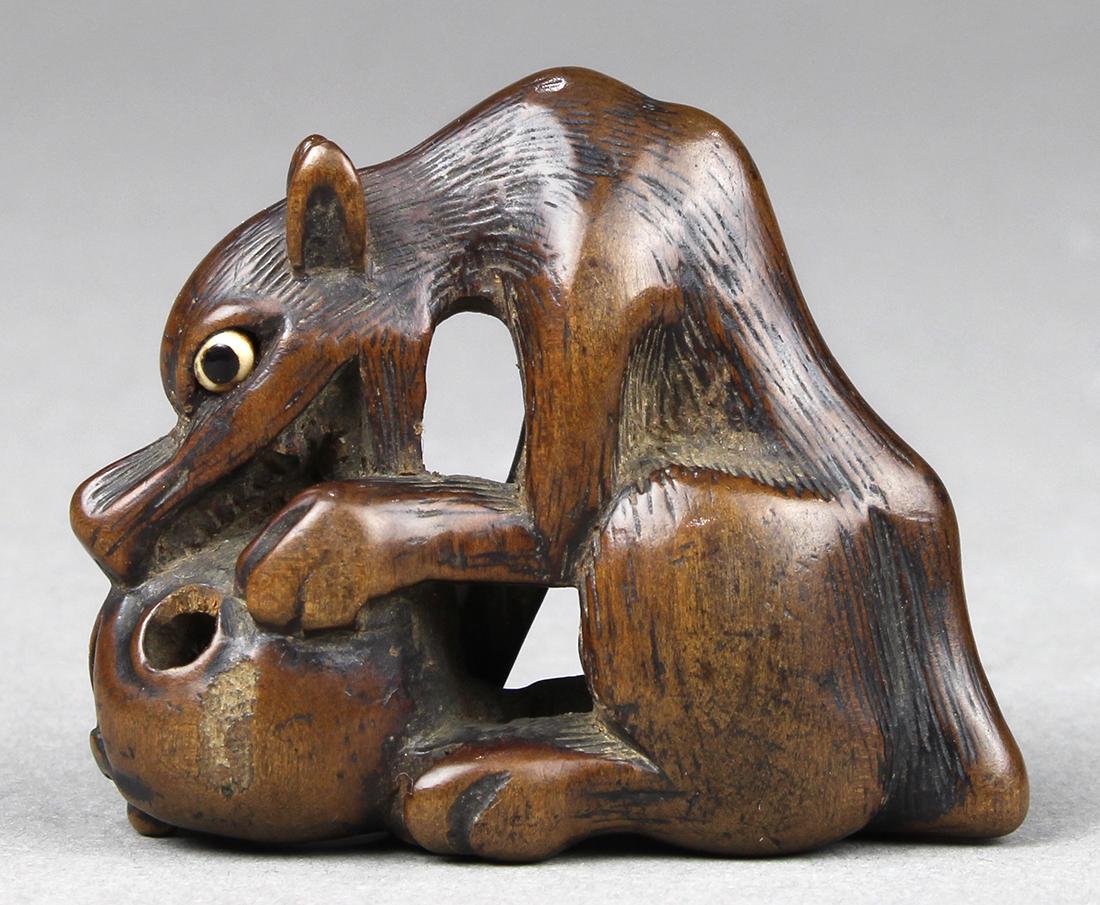 Japanese Woood Netsuke, Dog and a Skull, 19c (1 of 4)